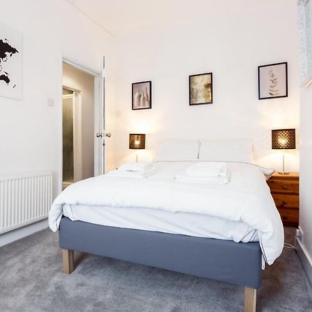 Charming, Well-Equipped Apt - 5 Minutes From Beach Борнмут Экстерьер фото