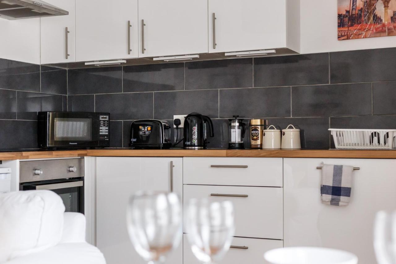 Charming, Well-Equipped Apt - 5 Minutes From Beach Борнмут Экстерьер фото
